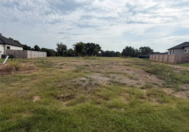 1st image of 8208 E Elgin St, Broken Arrow, OK 74014 | MLS# 2627278