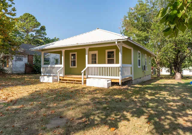 Photo 1 of Single family home for sale at 123 South 9th, Okemah, OK 74859 | MLS# 2627069 | Listing updated on 2026-08-25