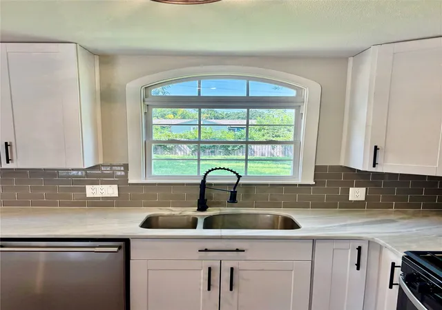 Photo 4 of Sale Pending at 2131 W 46th Place S, Tulsa, OK 74107 | MLS# 2627307 | Listing updated on 2026-08-25