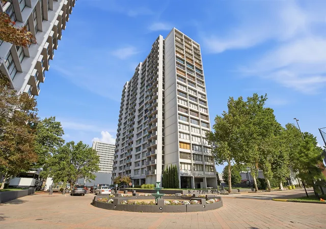2nd image of 450 W 7th St S, Tulsa, OK 74119