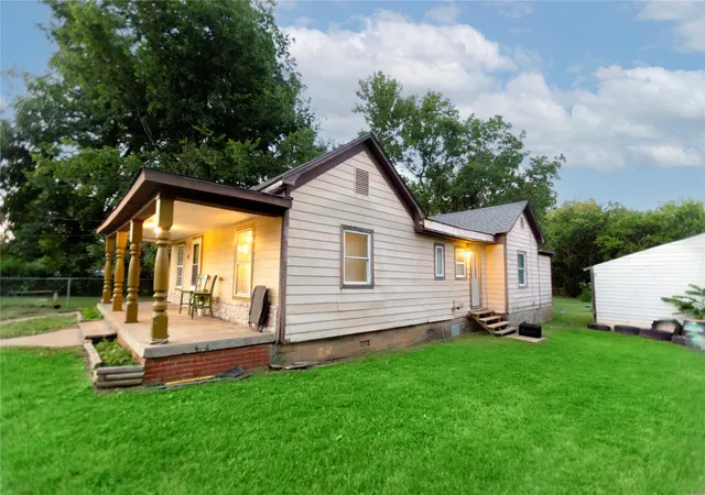 37th image of 60 Sw 2nd St, Krebs, OK 74554 | MLS# 2627369