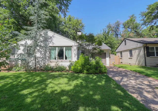 Photo 1 of Single family home for sale at 4918 S Madison Ave, Tulsa, OK 74105 | MLS# 2627248 | Listing updated on 2026-08-20