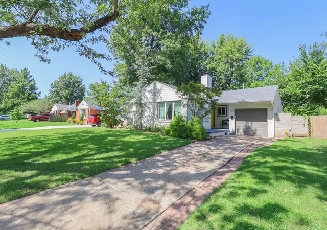 Photo 2 of Single family home for sale at 4918 S Madison Ave, Tulsa, OK 74105 | MLS# 2627248 | Listing updated on 2026-08-20
