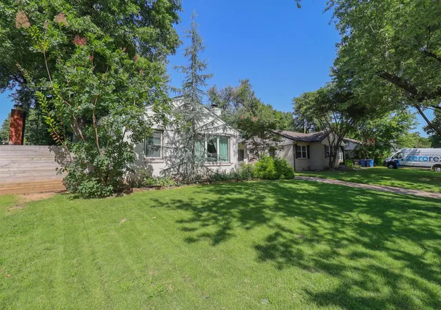 Photo 3 of Single family home for sale at 4918 S Madison Ave, Tulsa, OK 74105 | MLS# 2627248 | Listing updated on 2026-08-20