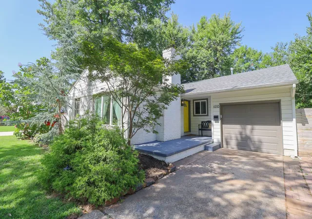 Photo 3 of Single family home for sale at 4918 S Madison Ave, Tulsa, OK 74105 | MLS# 2627248 | Listing updated on 2026-08-20