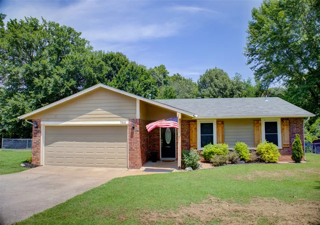 2nd image of 7501 S Juniper Pl, Broken Arrow, OK 74011 | MLS# 2627297