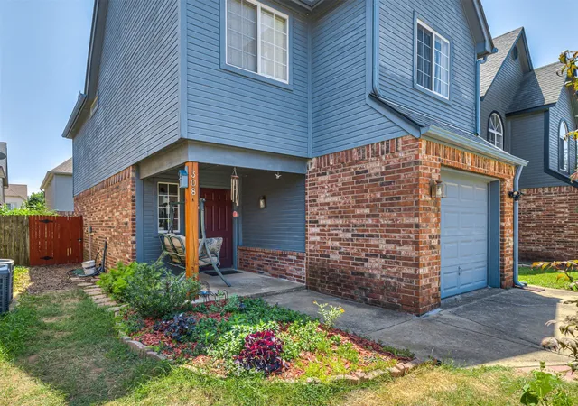 1st image of 308 W K St, Jenks, OK 74037 | MLS# 2627405