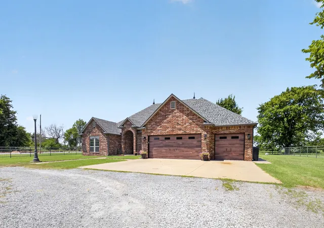 4th image of 9728 S 431 Rd, Chouteau, OK 74337 | MLS# 2627354