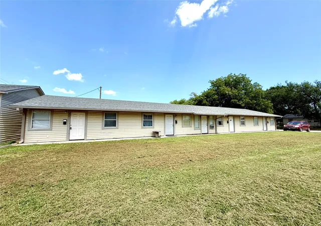 2nd image of 312 S B, Davis, OK 73030 | MLS# 2627045
