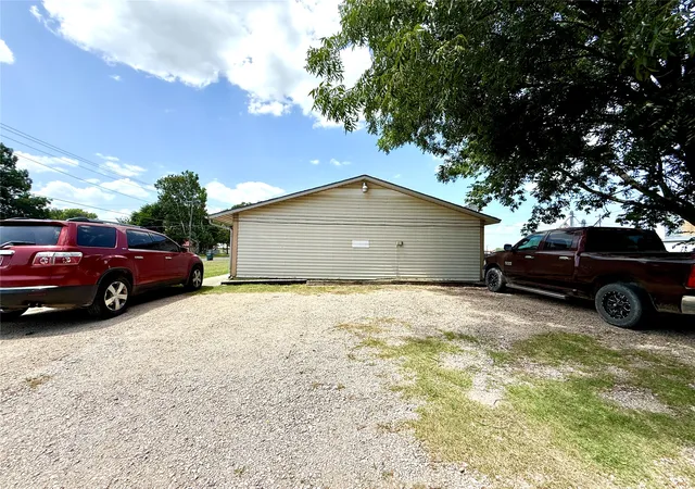 image of 312 S B, Davis, OK 73030 | MLS# 2627045