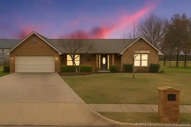 Photo 1 of Single family home for sale at 174 Parkhill Pl, Bartlesville, OK 74006 | MLS# 2627227 | Listing updated on 2026-10-17