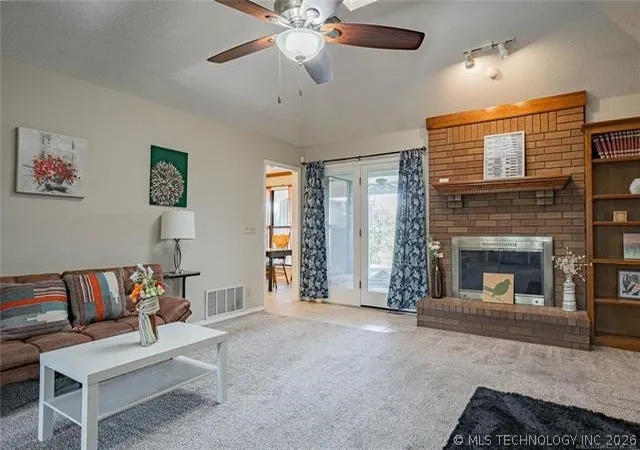 Photo 3 of Single family home for sale at 174 Parkhill Pl, Bartlesville, OK 74006 | MLS# 2627227 | Listing updated on 2026-09-21