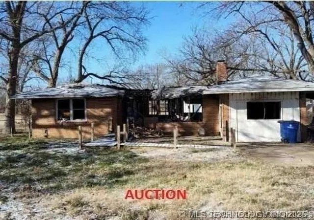 Photo 1 of Single family home for sale at 236 S Sycamore St, Nowata, OK 74048 | MLS# 2627446 | Listing updated on 2026-09-28