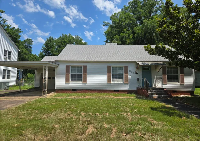 Photo 1 of Single family home for sale at 628 W Tahlequah, Vinita, OK 74301 | MLS# 2627463 | Listing updated on 2026-08-20