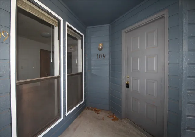 2nd image of 6737 S Peoria Ave, Tulsa, OK 74136