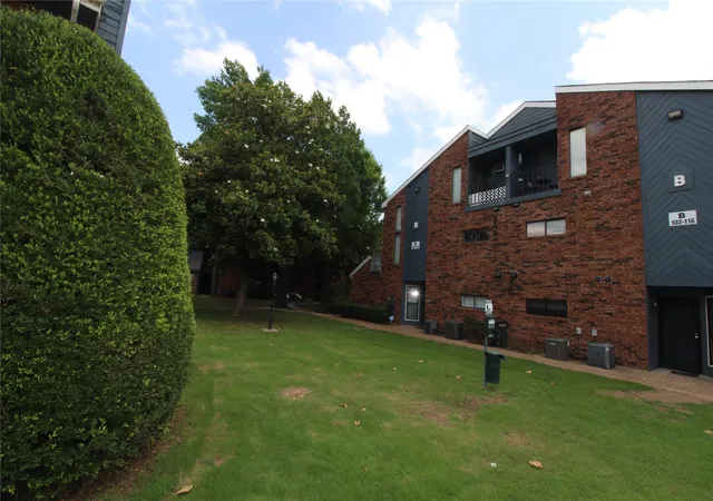 3rd image of 6737 S Peoria Ave, Tulsa, OK 74136