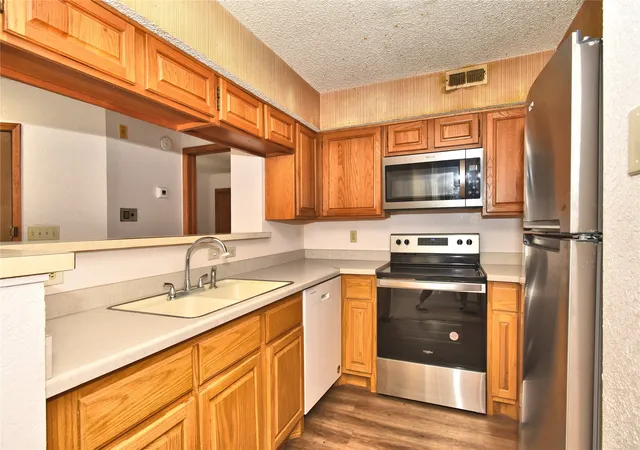 4th image of 6737 S Peoria Ave, Tulsa, OK 74136