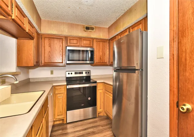 5th image of 6737 S Peoria Ave, Tulsa, OK 74136