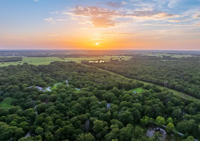 Photo 2 of Mansion for sale at 999 County Rd 2265, Skiatook, OK 74070 | MLS# 2627445 | Listing updated on 2026-08-20