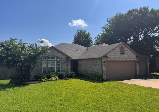 Photo 1 of Single family home for sale at 10216 E 116th Place S, Bixby, OK 74008 | MLS# 2626709 | Listing updated on 2026-08-20