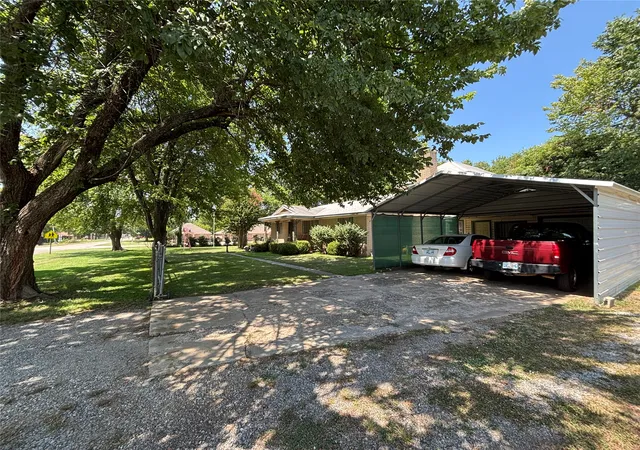 3rd image of 110 S Mckinley Ave, Calera, OK 74730 | MLS# 2627356