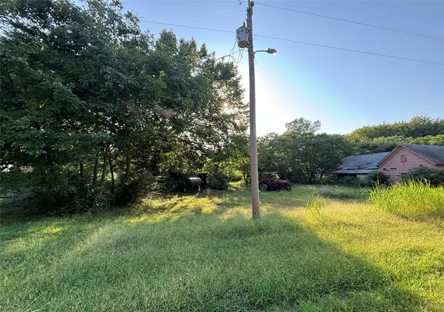 1st image of 11 N Main St, Hendrix, OK 74741 | MLS# 2627479