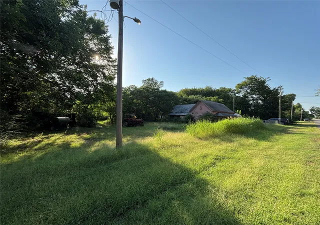 2nd image of 11 N Main St, Hendrix, OK 74741 | MLS# 2627479