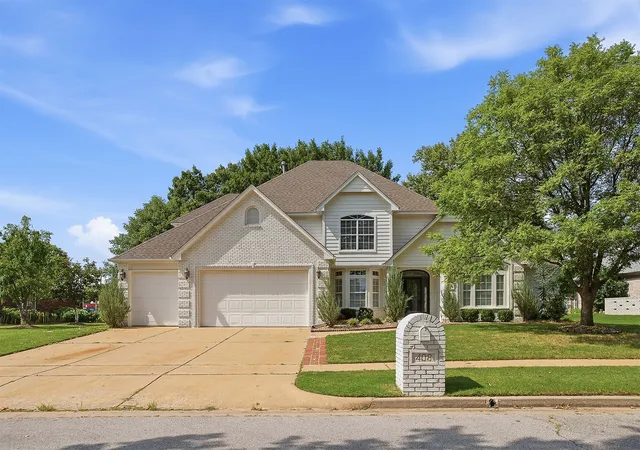 1st image of 408 W Fairway Ct, Broken Arrow, OK 74011 | MLS# 2627484