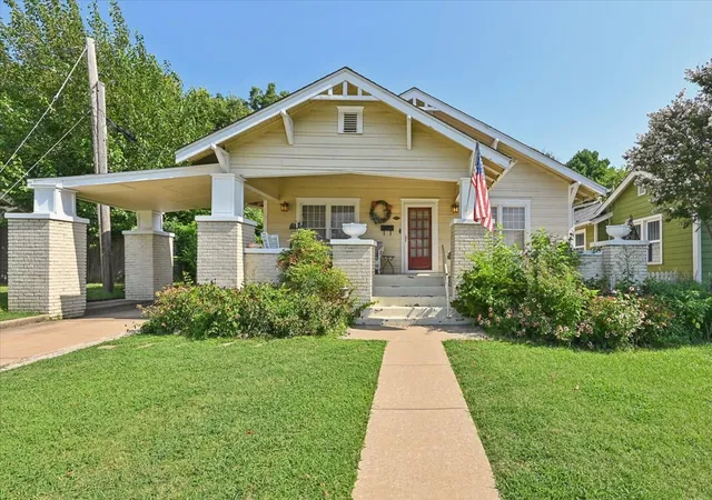 Photo 1 of Single family home for sale at 2115 E 17th Place, Tulsa, OK 74104 | MLS# 2626682 | Listing updated on 2026-08-20