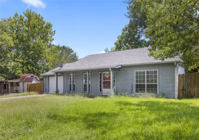 Photo 3 of Single family home for sale at 707 W Oklahoma St, Hugo, OK 74743 | MLS# 2627501 | Listing updated on 2026-08-20