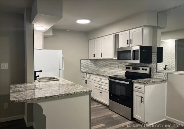 3rd image of 6812 S Toledo Ave, Tulsa, OK 74133