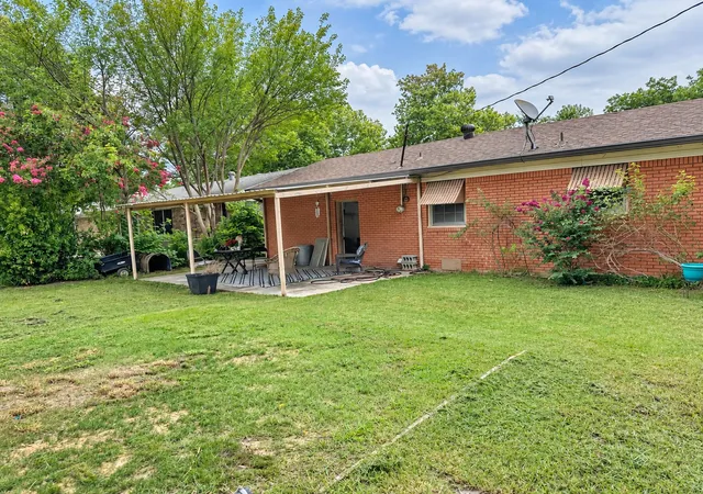 Photo 3 of Single family home for sale at 1737 Winchester, Ardmore, OK 73401 | MLS# 2627515 | Listing updated on 2026-09-18
