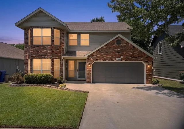 Photo 2 of Sale Pending at 2608 S Oak Pl, Broken Arrow, OK 74012 | MLS# 2627525 | Listing updated on 2026-08-25