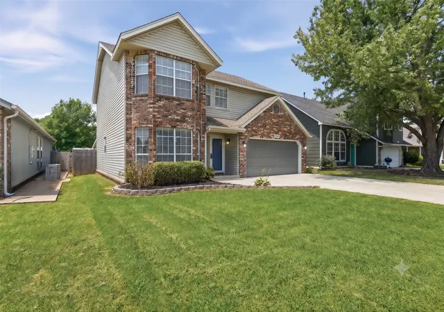 Photo 3 of Sale Pending at 2608 S Oak Pl, Broken Arrow, OK 74012 | MLS# 2627525 | Listing updated on 2026-08-25