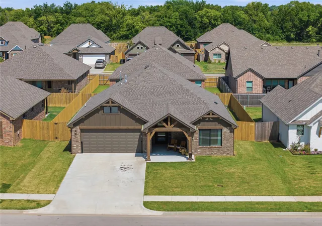 Photo 1 of Single family home for sale at 10721 S 279th Eastavenue, Coweta, OK 74429 | MLS# 2627516 | Listing updated on 2026-09-29