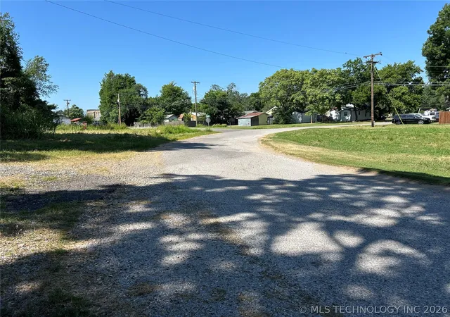 4th image of 306 N Water, Locust Grove, OK 74352 | MLS# 2627546
