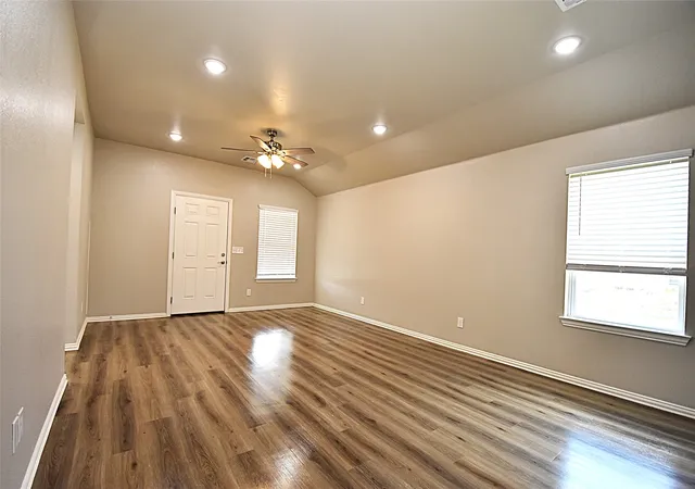 Photo 4 of Single family home for sale at 824 Elm St, Seminole, OK 74868 | MLS# 2627568 | Listing updated on 2026-10-01