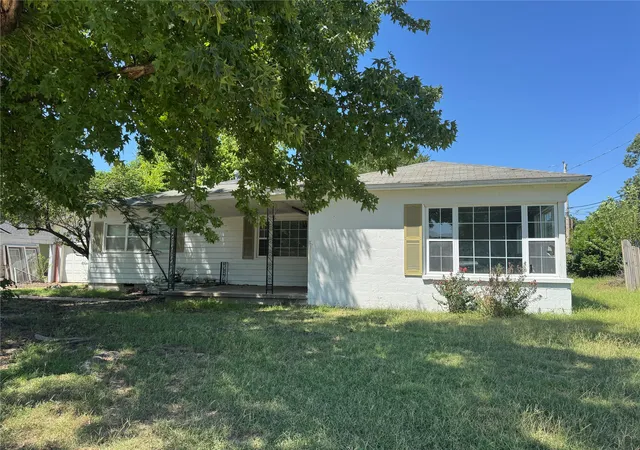 1st image of 1225 E Seminole Ave, Mc Alester, OK 74501 | MLS# 2627581