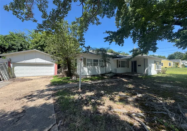 2nd image of 1225 E Seminole Ave, Mc Alester, OK 74501 | MLS# 2627581