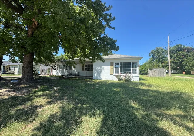 3rd image of 1225 E Seminole Ave, Mc Alester, OK 74501 | MLS# 2627581