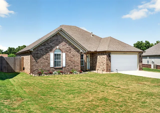 Photo 3 of Sale Pending at 26175 E 90th Street S, Broken Arrow, OK 74014 | MLS# 2627631 | Listing updated on 2026-08-20