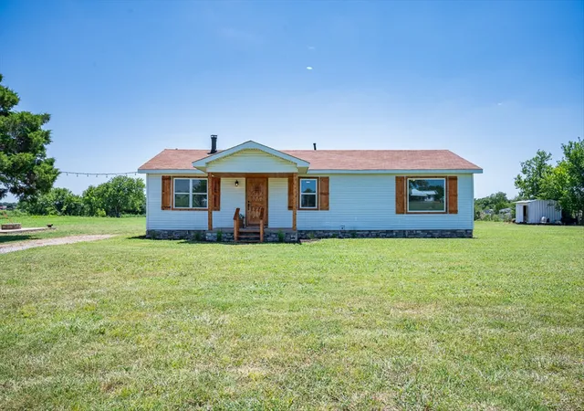 Photo 3 of Sale Pending at 37710 E County Rd 1520, Pauls Valley, OK 73075 | MLS# 2626886 | Listing updated on 2026-08-20