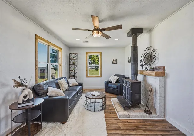 Photo 4 of Sale Pending at 37710 E County Rd 1520, Pauls Valley, OK 73075 | MLS# 2626886 | Listing updated on 2026-08-20