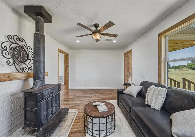 Photo 5 of Sale Pending at 37710 E County Rd 1520, Pauls Valley, OK 73075 | MLS# 2626886 | Listing updated on 2026-08-20