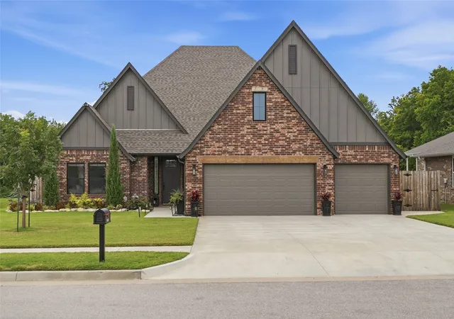 1st image of 2041 E 129th St S, Jenks, OK 74037 | MLS# 2627715