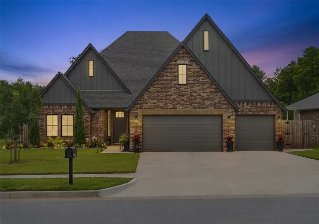 46th image of 2041 E 129th St S, Jenks, OK 74037 | MLS# 2627715