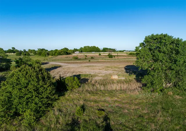 2nd image of 6 W County Road, Tuttle, OK 73089 | MLS# 2627723
