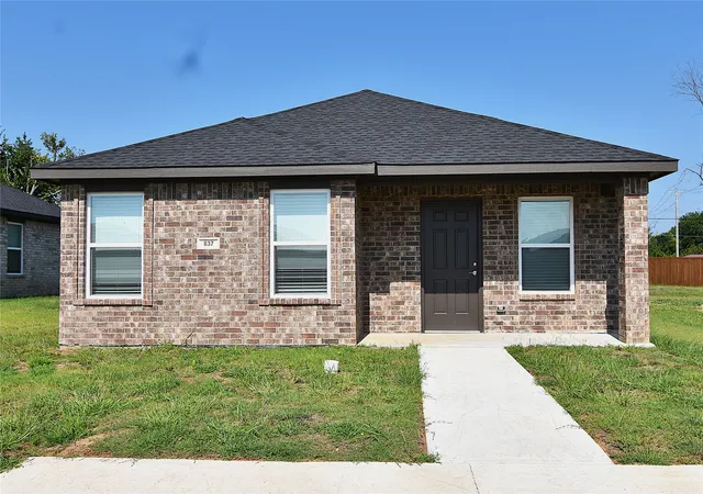 1st image of 837 Elm St, Seminole, OK 74868 | MLS# 2627740