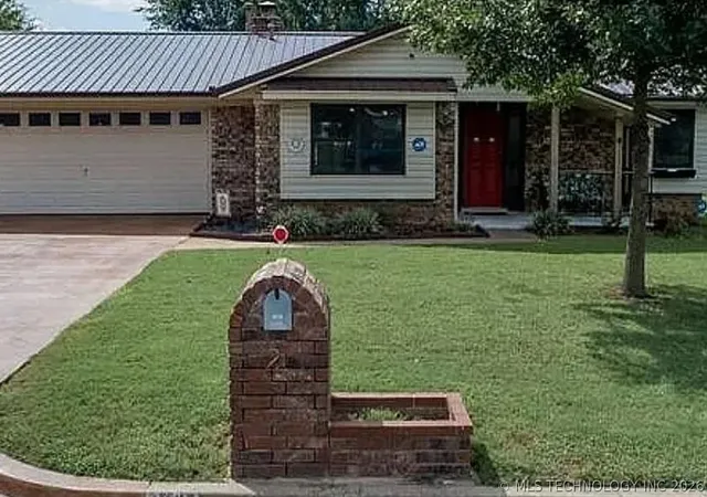 2nd image of 123 E Madison St, Broken Arrow, OK 74012 | MLS# 2625912