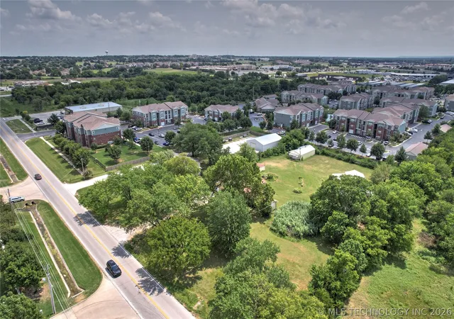 4th image of 2435 W Omaha St, Broken Arrow, OK 74012 | MLS# 2627642